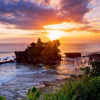 Sunset Bali in Tanah Lot