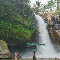 Tegenungan waterfall