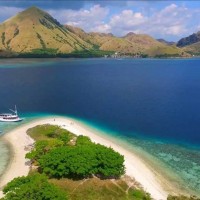 komodo tour package kelor island